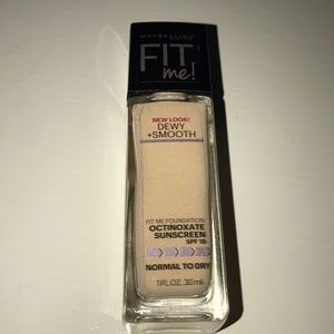 Maybelline Fit me Dewy + Smooth Foundation